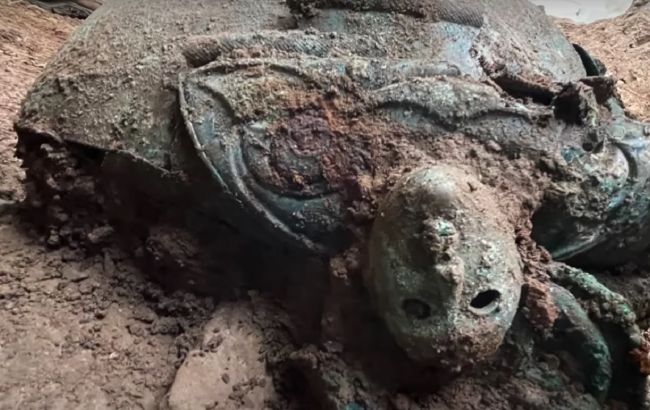 Аматор з металошукачем знайшов найцінніший скарб в Англії: що там було