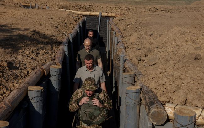 Роботи з будівництва фортифікацій у Херсонській області виконані на 97%, - Шмигаль