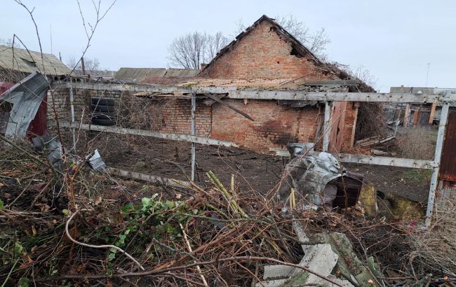 Окупанти зранку вдарили по Нікополю, є загиблі: фото наслідків