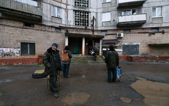 У Донецьку вибухи, в одному з районів сильне задимлення (фото, відео)