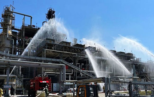 Росія навряд чи зможе захистити всі НПЗ від українських атак, - розвідка Британії