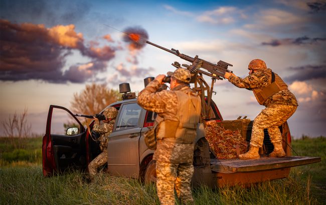 Росіяни за ніч випустили по Україні дві сотні дронів та ракети: скільки збила ППО