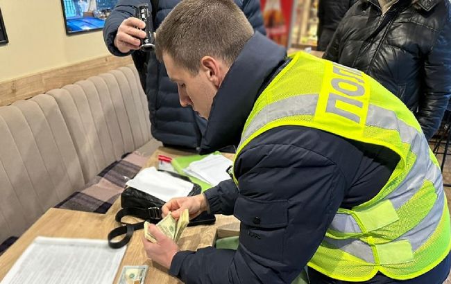 У Києві лікар обіцяв "відмазати" від служби армії: тепер йому загрожує в'язниця