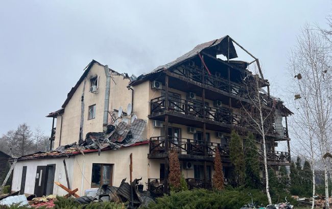 Російські дрони знищили базу відпочинку у Сумській області: фото наслідків