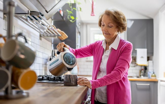 Українцям пояснили, як економно користуватися електроприладами в умовах відключень світла