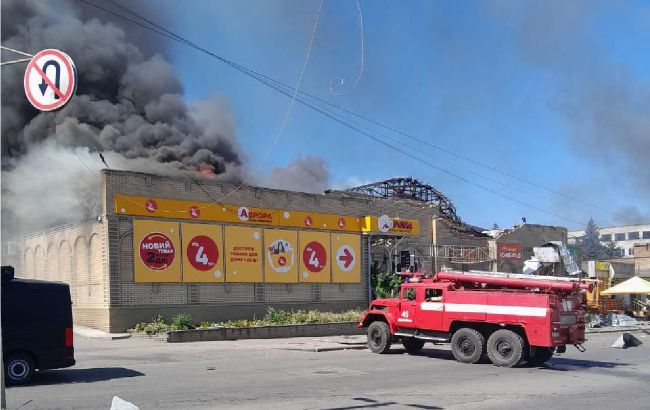 Под ударом дома, рынок и магазин "Аврора": первые подробности обстрела Дружковки