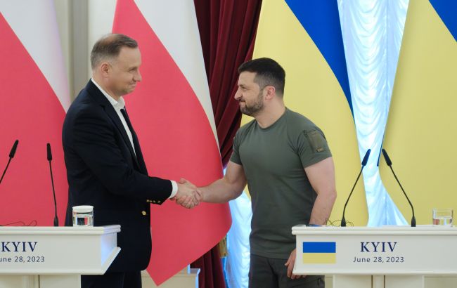 Зеленський нагородив Дуду орденом Свободи