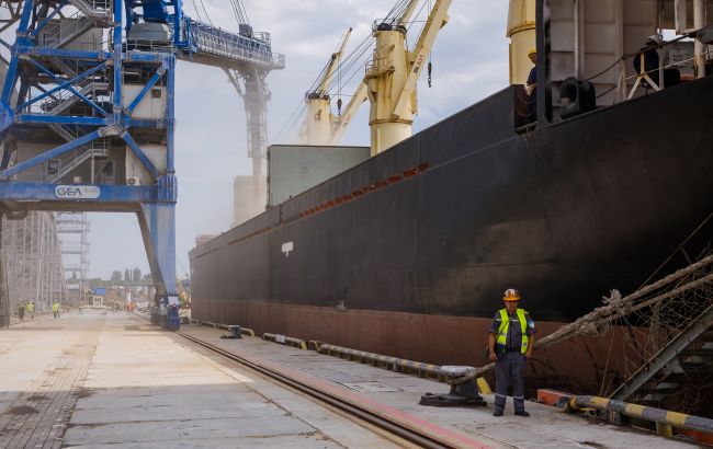 Росія вдруге за добу атакувала порт в Одеській області