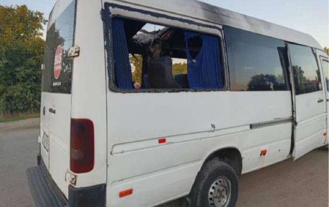 Окупанти атакували мікроавтобус у Запорізькій області: постраждав чоловік