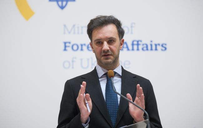 МЗС дорікнуло Угорщині після слів Сійярто про Зеленського: не шукайте уявних ворогів