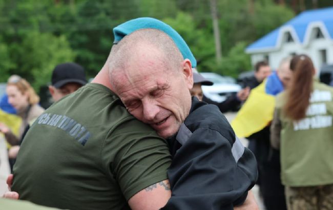 Новый обмен пленными: кого удалось вернуть в Украину (фото, видео)