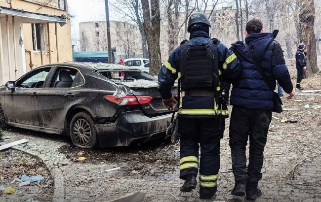 Росіяни вдарили по Кривому Рогу: є пошкодження, жертви і поранені (відео)