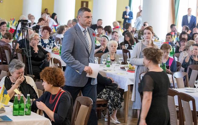 Кличко: участники АТО и семьи погибших получают помощь из городского бюджета