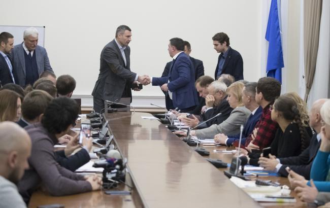 Конфликт на Осокорках: Кличко обещает не допустить строительства без согласия общины