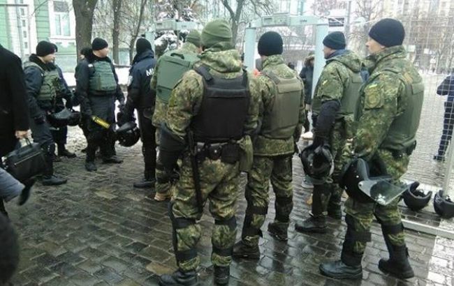 Протесты в Киеве: порядок в столице обеспечивают около 2300 правоохранителей