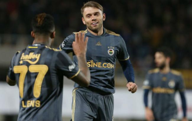 Караваев будет важной частью "Фенербахче", - Ленс