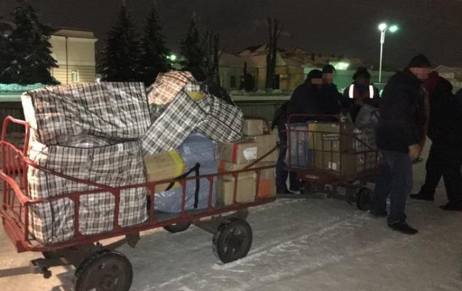 В Украину из России пытались провезти книги на миллион гривен