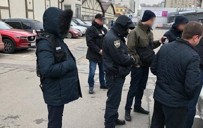 Полиция задержала на взятке патрульного инспектора