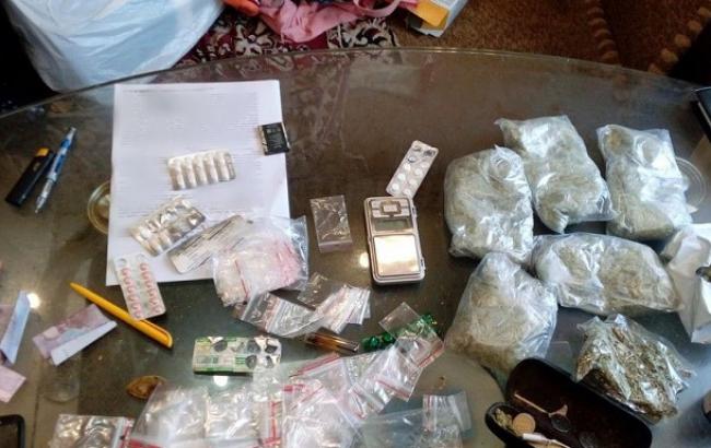 В Херсоне полицейские задержали торговавших наркотиками супругов
