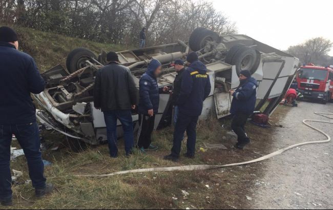 В Хмельницкой области перевернулся автобус, есть пострадавшие