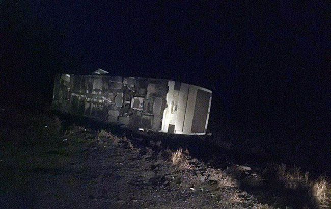 В Донецкой области перевернулся рейсовый автобус