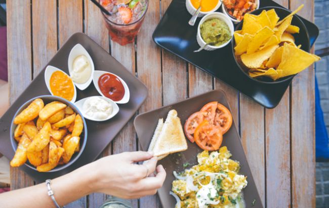 Медики розповіли, що категорично не можна робити після їжі