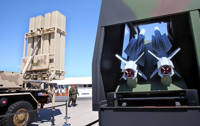 БТРи, дрони і радари для ППО. Німеччина передала Україні новий військовий пакет