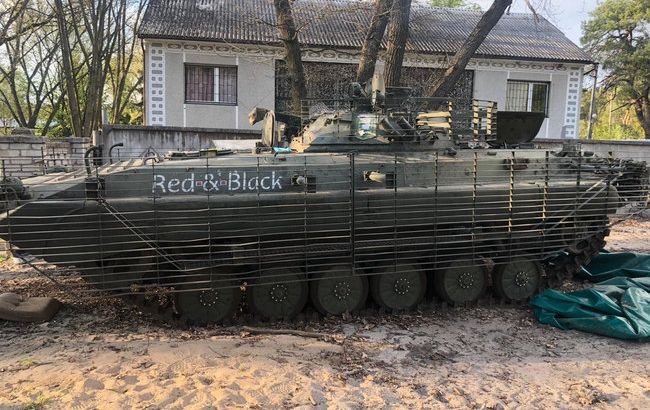 БТРи, артилерія і 100 тон боєприпасів: у двох областях виявили рекордний арсенал зброї