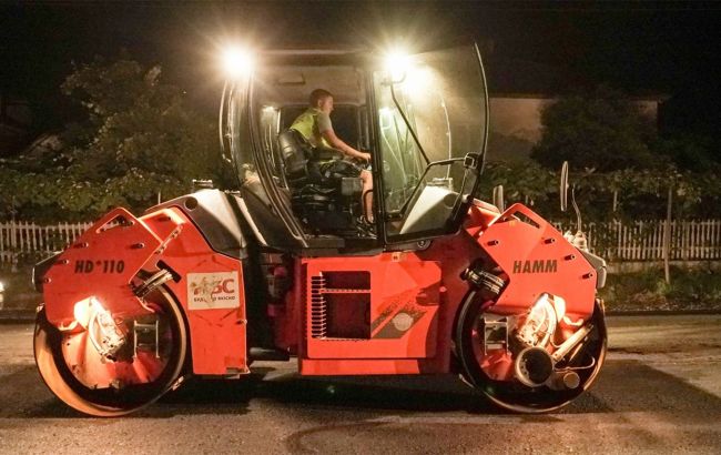 В рамках "Большой стройки" ремонтируют трассу на Закарпатье, работы идут круглосуточно