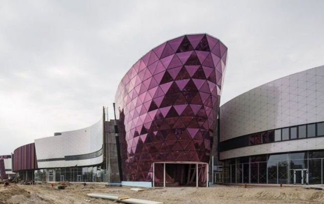 АМКУ обвинил в сговоре участников аукциона по продаже ТРЦ "Республика"