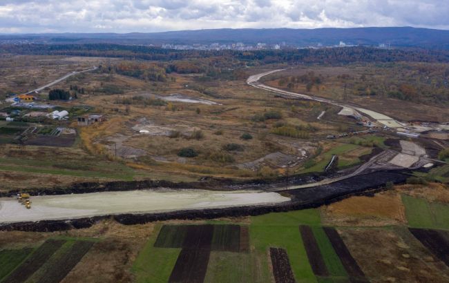 Вместо поврежденной после землетрясения дороги вокруг Трускавца строят новую объездную