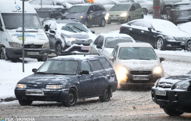 Ситуація на дорогах Києва: де ускладнено рух