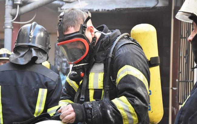 В Кременной из-за обстрелов выгорели 15 гектаров сухой травы