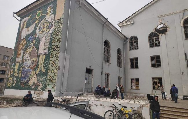 Оккупанты обстреливают Рубежное, вопреки договоренному "режиму тишины" для эвакуации, - Гайдай