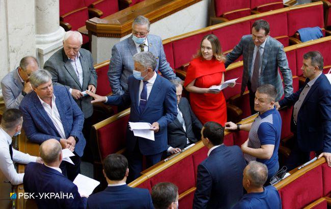 В Раде приостановили деятельность фракции ОПЗЖ