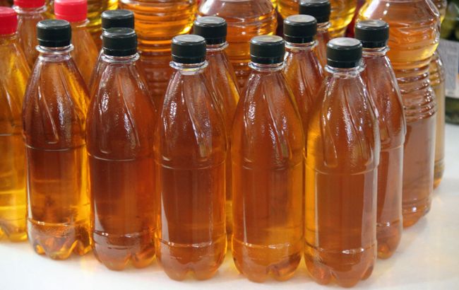 Не только зерно. Оккупанты вывозят из Запорожской области подготовленное для экспорта масло