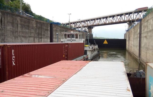 В Одесскую область по реке прибудет первый контейнерный караван из-за границы