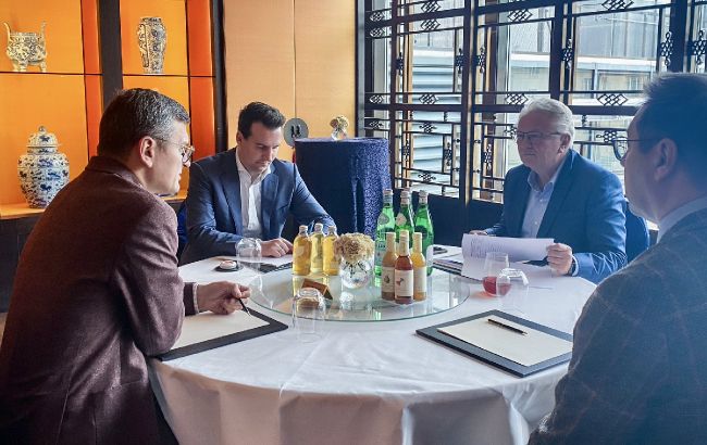 "У Украины будет больше оружия". Кулеба провел встречу с главой Rheinmetall