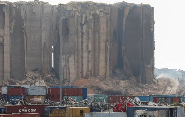 У Бейруті обвалилася частина елеватора, пошкоджена вибухом у 2020 році