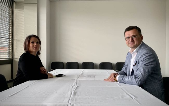 Кулеба обсудил с главой МИД Германии поставки оружия и новые санкции против РФ