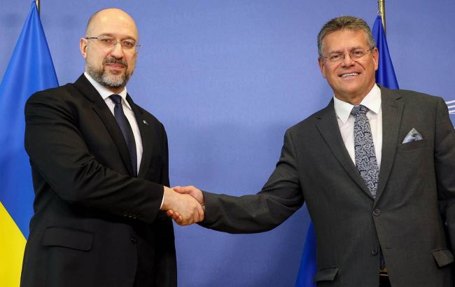 Шмыгаль обсудил с Еврокомиссией экспорт электричества и газовые перспективы Украины