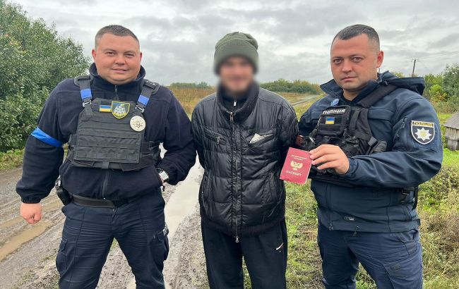 Ховався у лісі після контрнаступу ЗСУ: поліція затримала окупанта під Вовчанськом