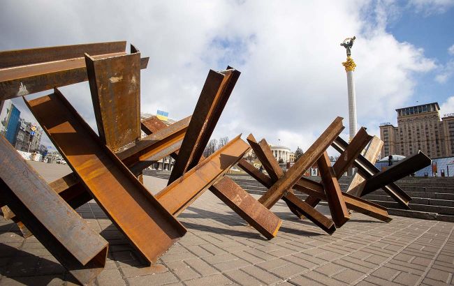 Атака дронів. У Києві повідомляють про нові вибухи