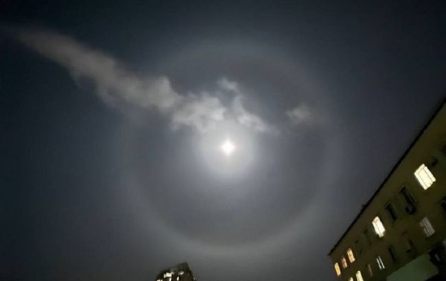 Над Киевом увидели необычное явление, которое называют "знаком Бога" (фото и видео)