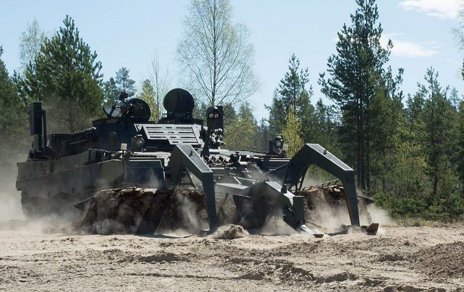 Фінляндія передасть Україні три танки Leopard 2R для розмінування територій