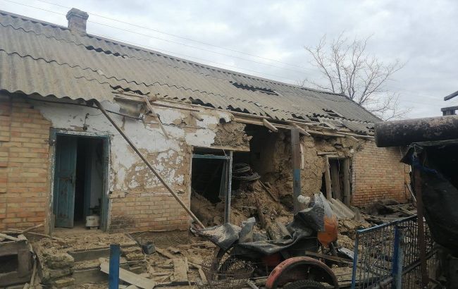 Росіяни обстріляли громаду у Дніпропетровській області та пошкодили будинок (фото)