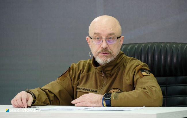 Пріоритет - ППО. Резніков напередодні "Рамштайну" нагадав про сучасні винищувачі