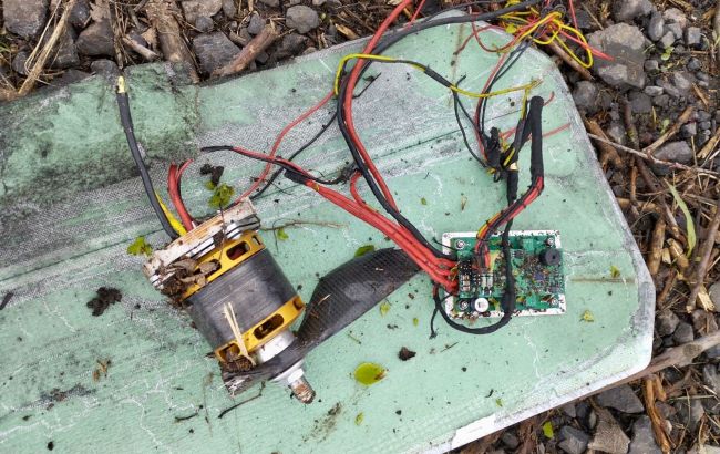 Перетворили на сміття. В Харківській області прикордонники "приземлили" дрон-камікадзе