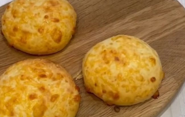 Міні-хачапурі з сиром: неймовірна смакота на сніданок за півгодини