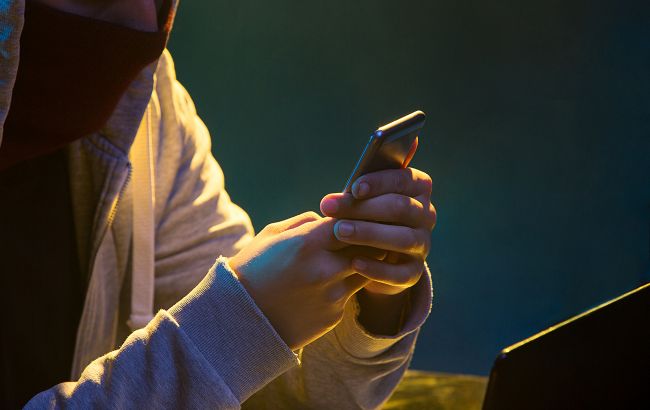 Одна з найпоширеніших схем. Українцям пояснили, як виявити інтернет-шахраїв